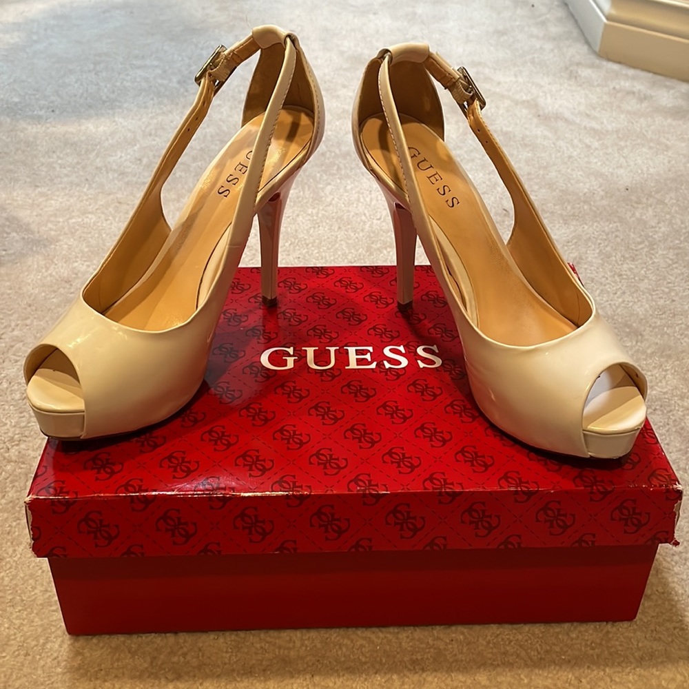 Beautiful White Sandals - Picture 5 of 8